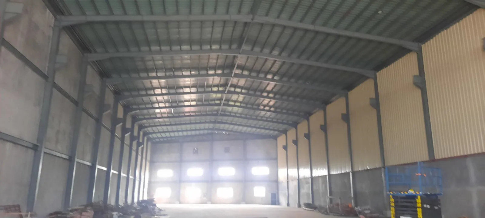 1700 SQM Carmona Warehouse Lease