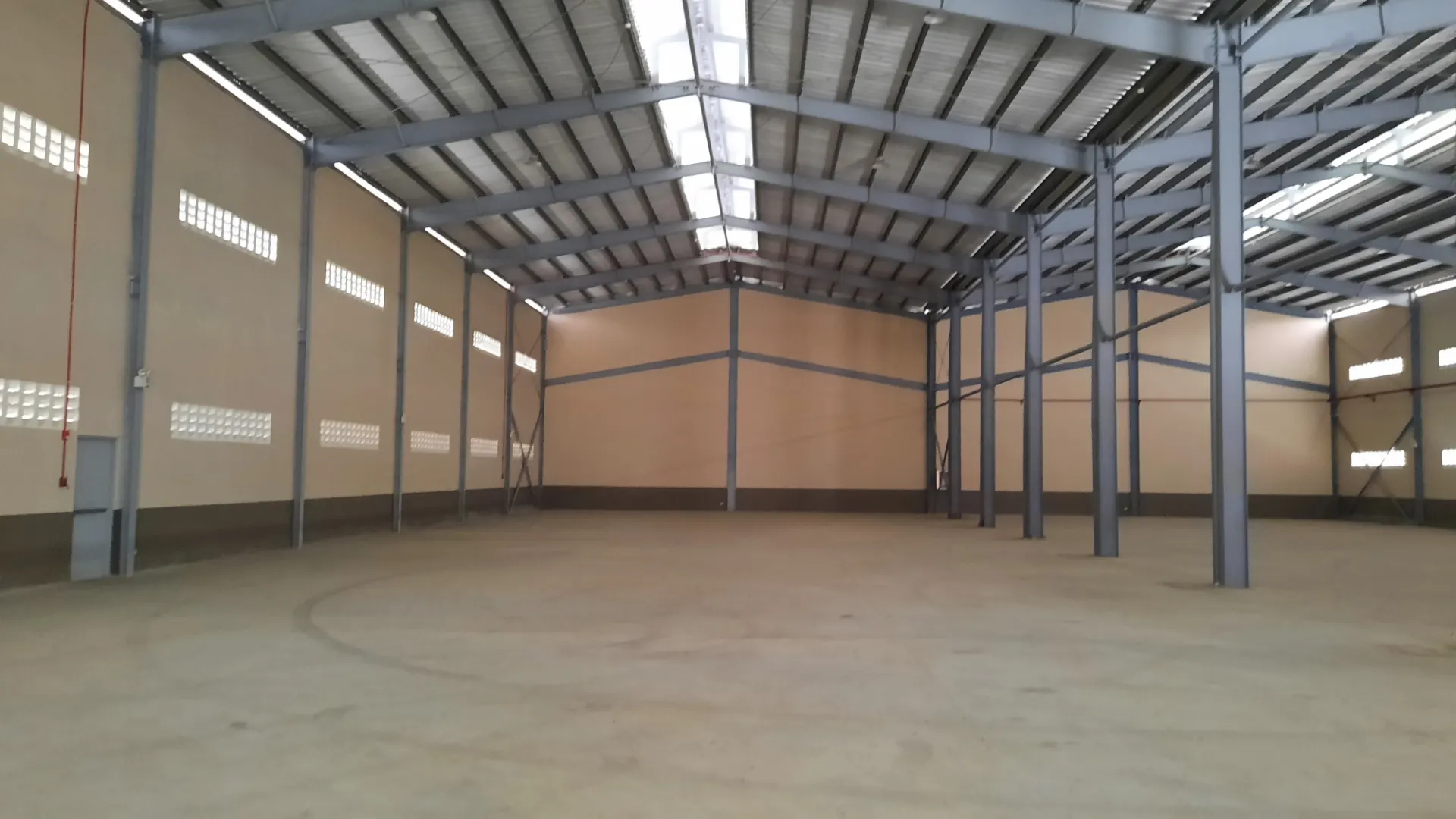 2147 SQM Carmona Warehouse Lease