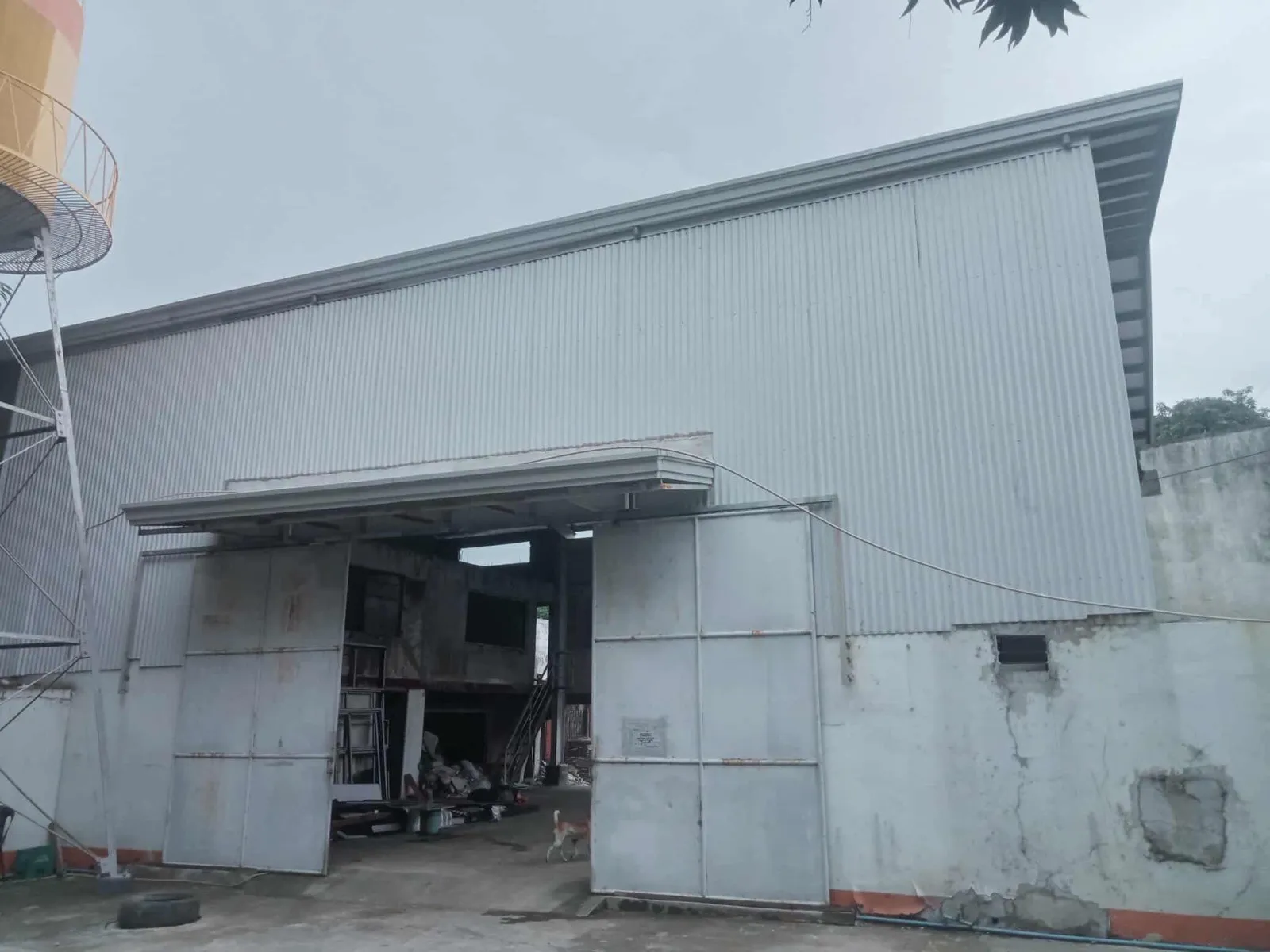 300 SQM Paranaque Warehouse Lease