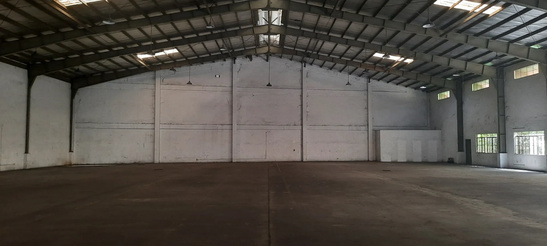 2114 SQM Carmona Warehouse Lease