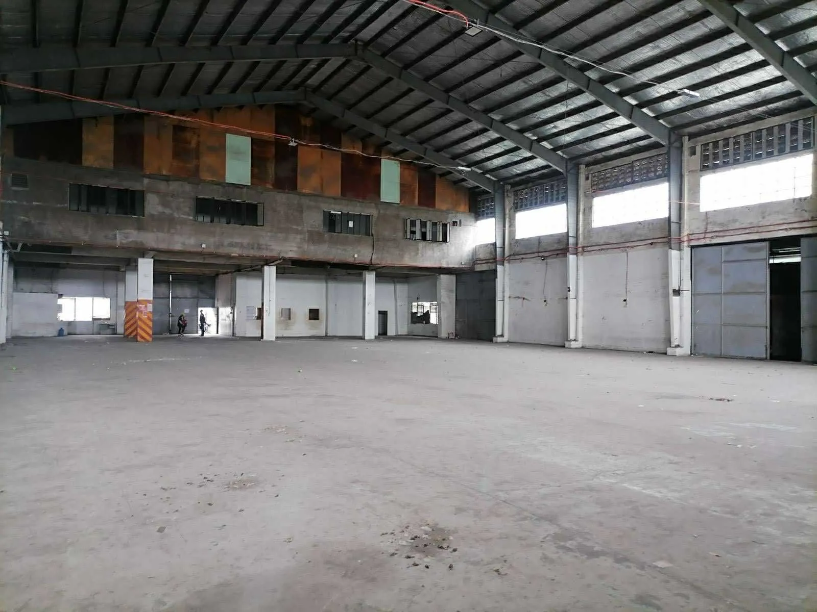 1576 Las Pinas Warehouse Lease