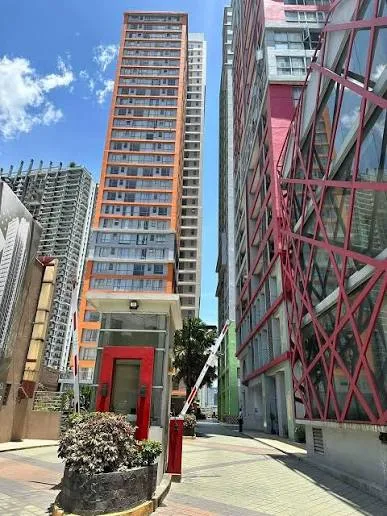24.5 SQM 23rd floor Sunshine 100 City Plaza Pioneer Mandaluyong